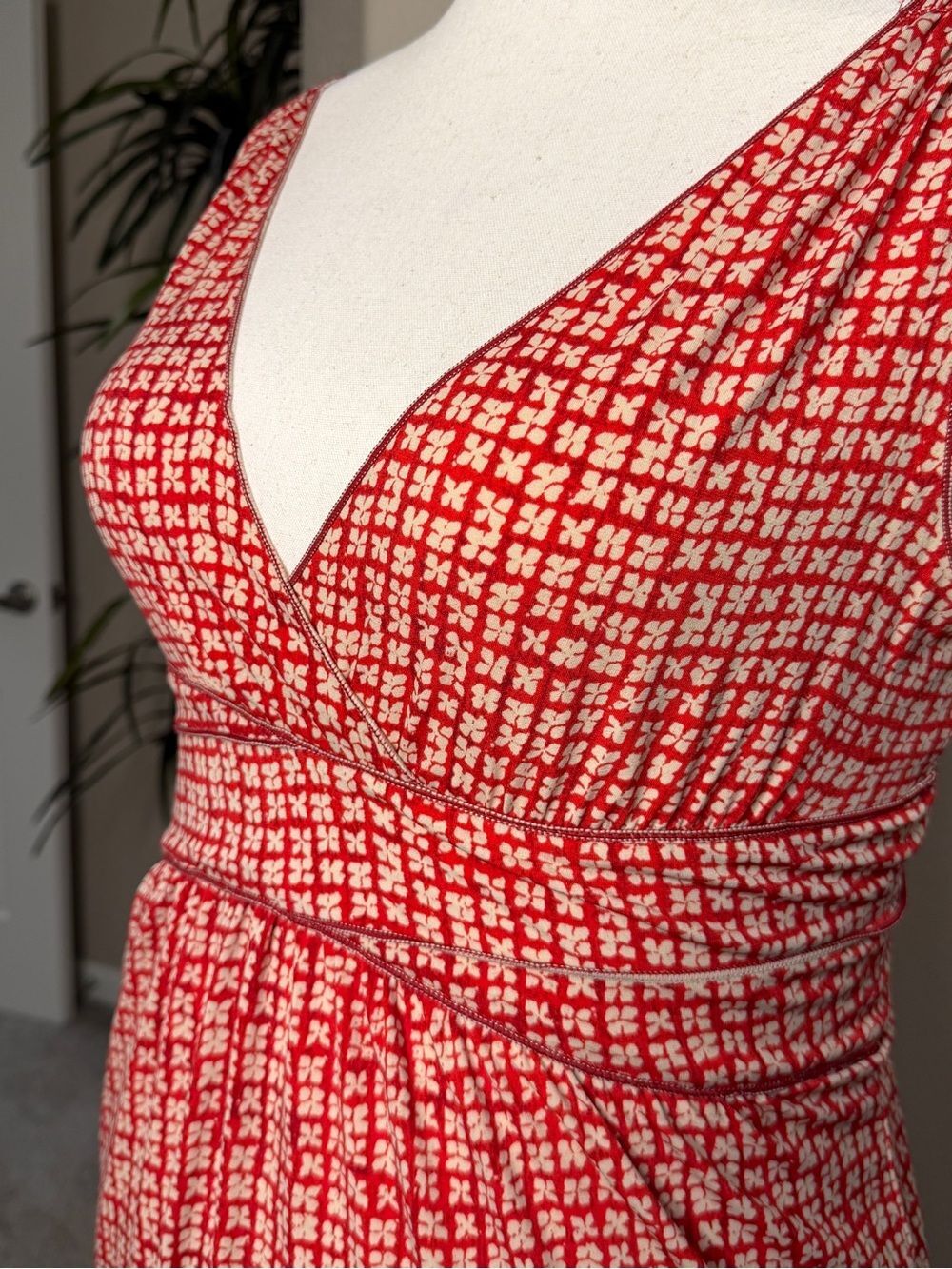 Max Studio Red and White Sleeveless V-Neck Mini Dress - Picture 2 of 7
